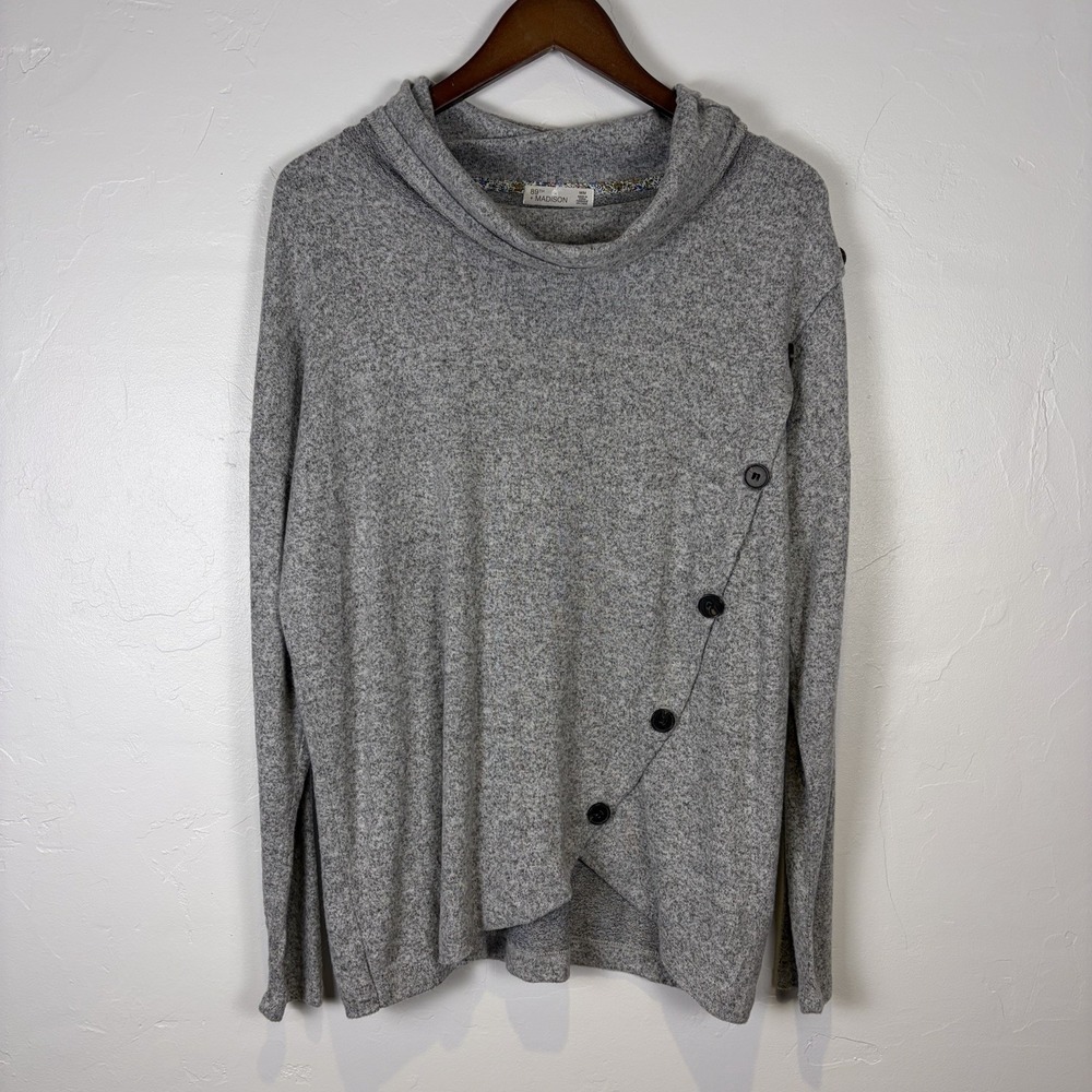 89th Madison Woman's Sweater Size‎ M Grey Cowl Neck Oversized Lagen Look Minimal